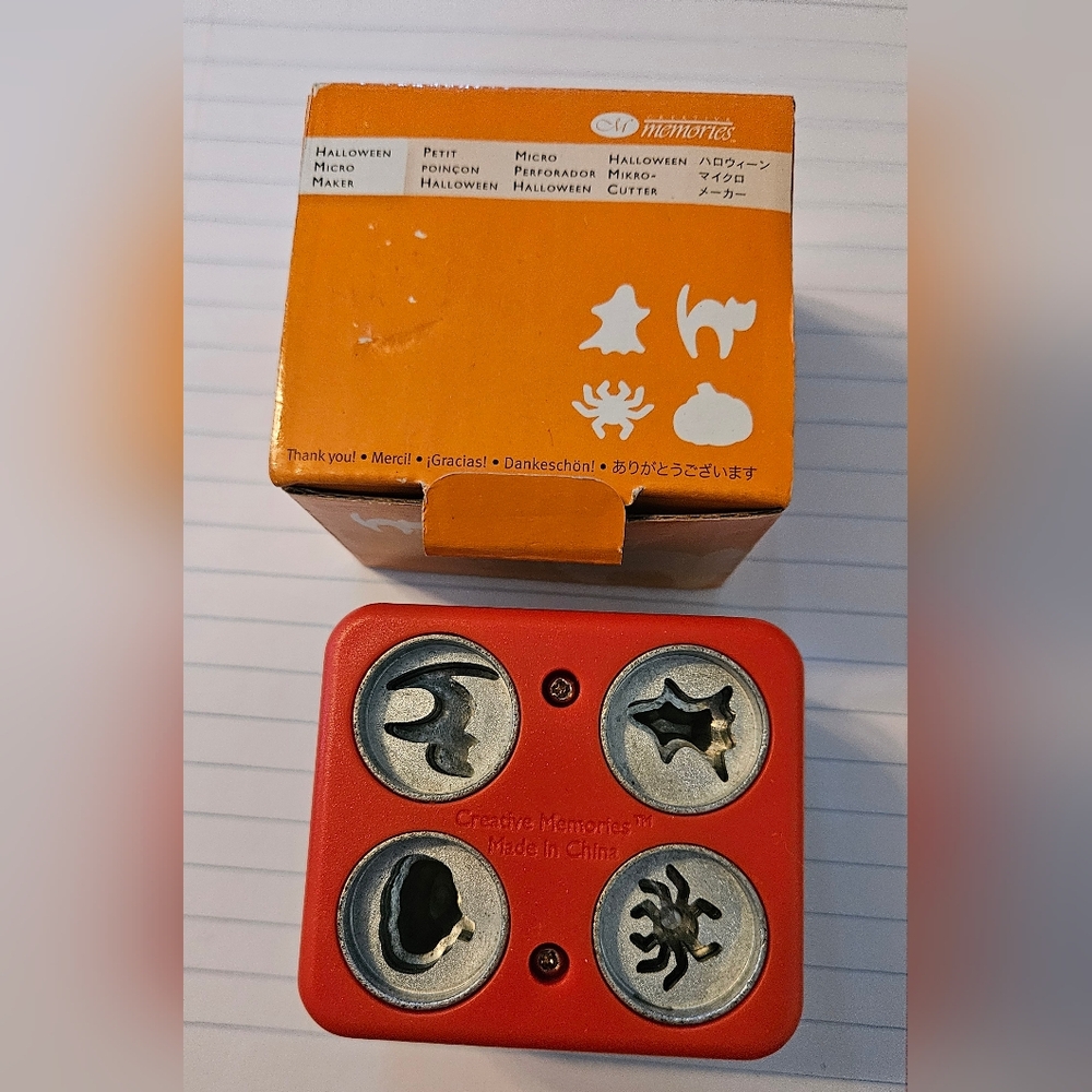 Creative Memories Halloween bundle~ Micro Maker~ Designer Prints Halloween‎ 8x8